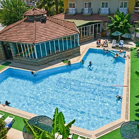 Makri Calis Φετιγιέ